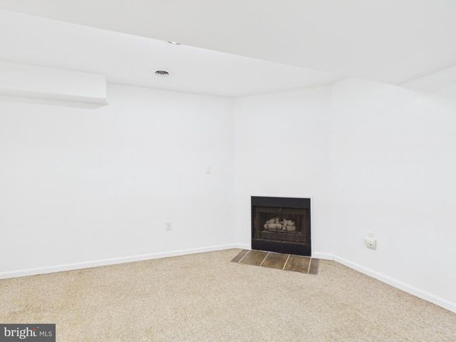 200 CANARY CIR, York, PA 17404
