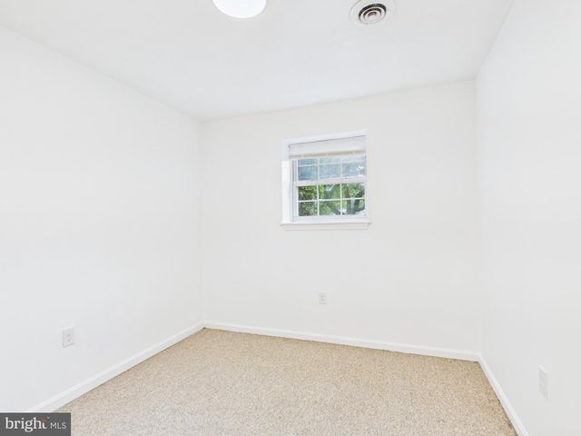 200 CANARY CIR, York, PA 17404