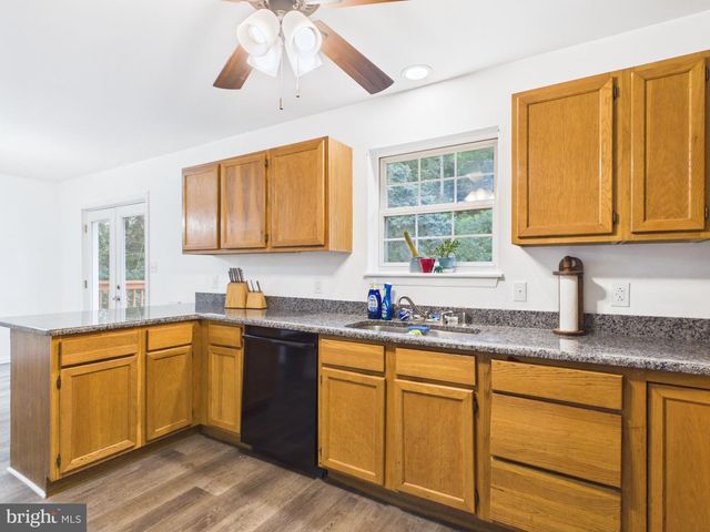 200 CANARY CIR, York, PA 17404