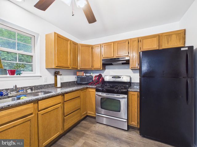 200 CANARY CIR, York, PA 17404