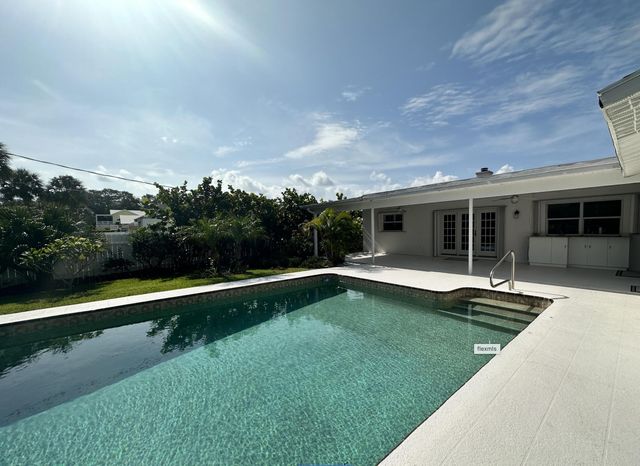 2327 WINDSOR Road, Palm Beach Gardens, FL 33410