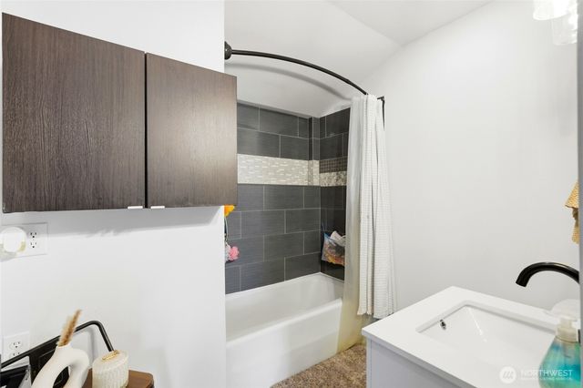 238 N Washington Avenue, Arlington, WA 98223