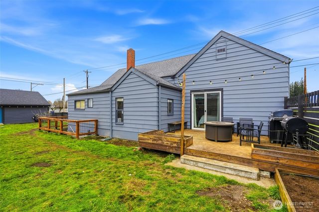 238 N Washington Avenue, Arlington, WA 98223