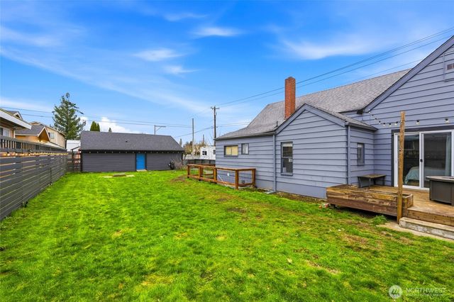 238 N Washington Avenue, Arlington, WA 98223