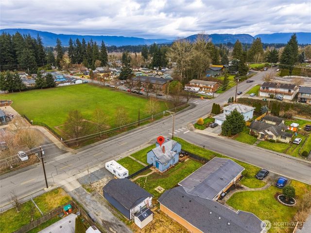 238 N Washington Avenue, Arlington, WA 98223