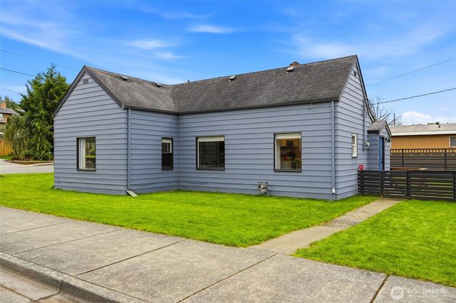 238 N Washington Avenue, Arlington, WA 98223