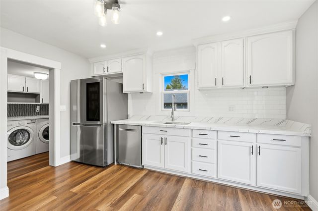 238 N Washington Avenue, Arlington, WA 98223