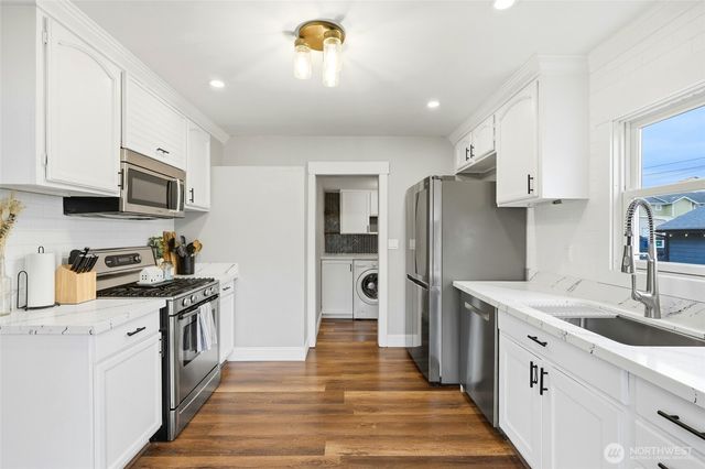 238 N Washington Avenue, Arlington, WA 98223