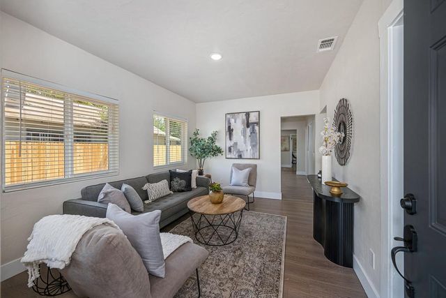 3824 13th Ave, Sacramento, CA 95820