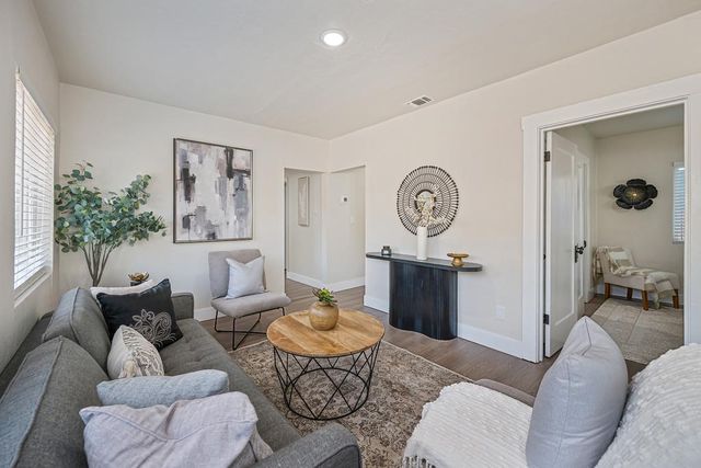 3824 13th Ave, Sacramento, CA 95820
