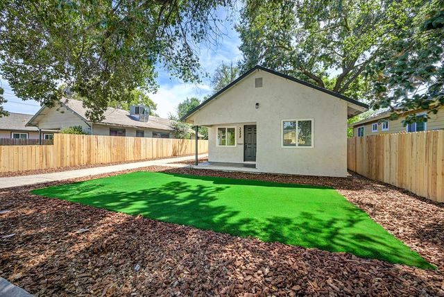 3824 13th Ave, Sacramento, CA 95820