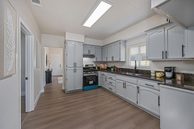 3824 13th Ave, Sacramento, CA 95820