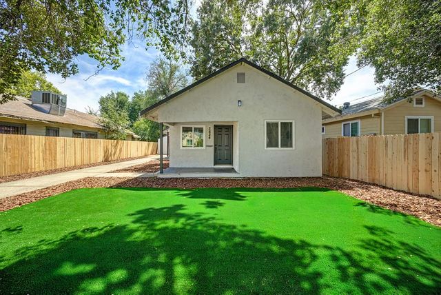 3824 13th Ave, Sacramento, CA 95820