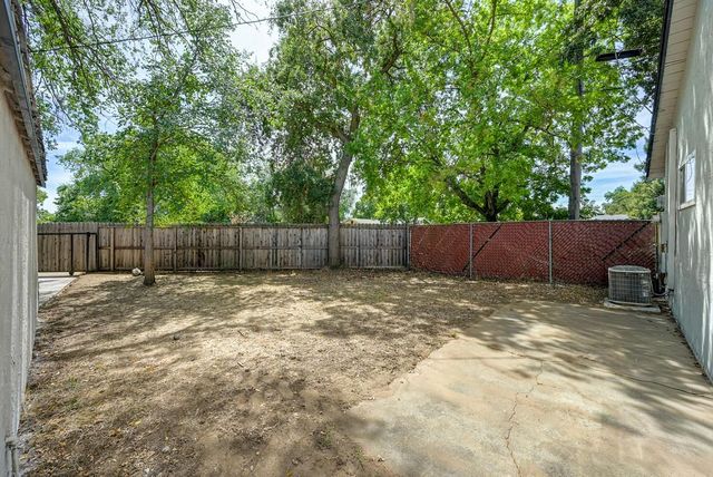 3824 13th Ave, Sacramento, CA 95820