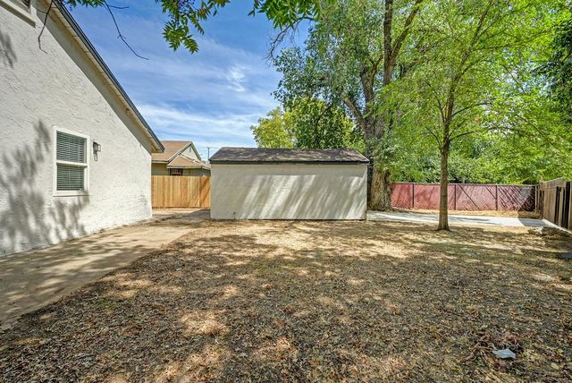 3824 13th Ave, Sacramento, CA 95820