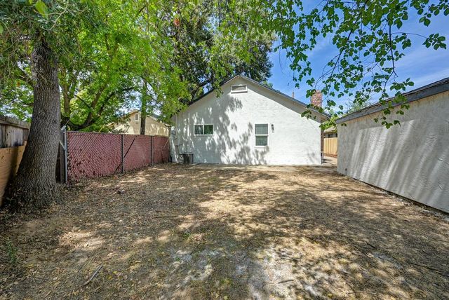 3824 13th Ave, Sacramento, CA 95820