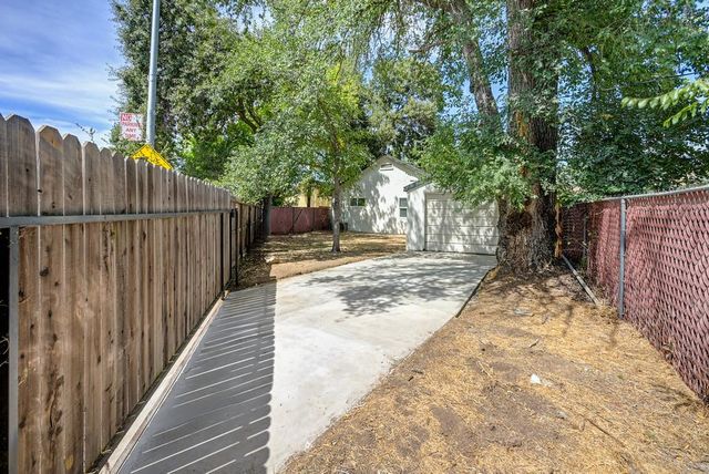 3824 13th Ave, Sacramento, CA 95820