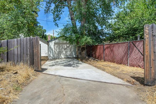 3824 13th Ave, Sacramento, CA 95820