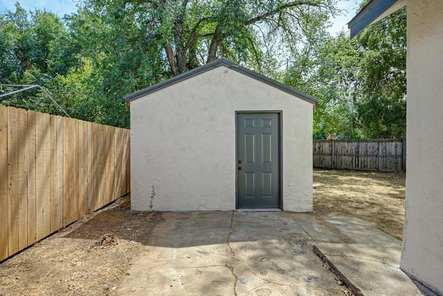 3824 13th Ave, Sacramento, CA 95820
