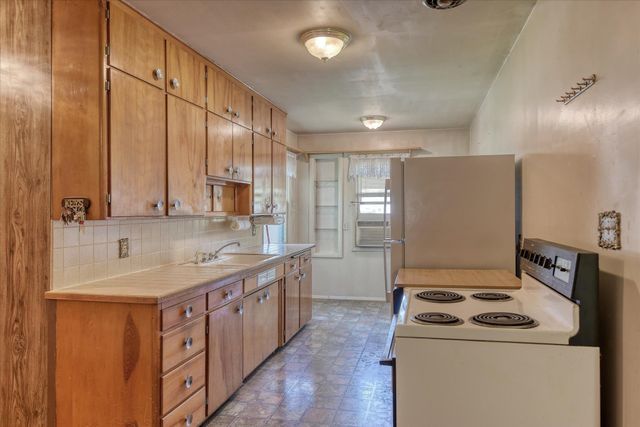 1504 S Bowdish Rd, Spokane Valley, WA 99206