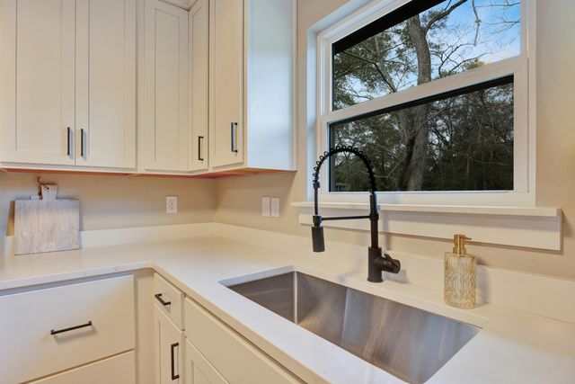 8090 Third Street, Laurel Hill, FL 32567