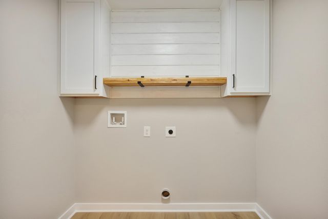 8090 Third Street, Laurel Hill, FL 32567