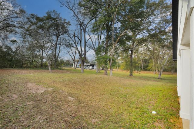 8090 Third Street, Laurel Hill, FL 32567