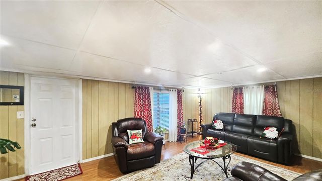 11455 SE HIGHWAY 464C, Ocklawaha, FL 32179