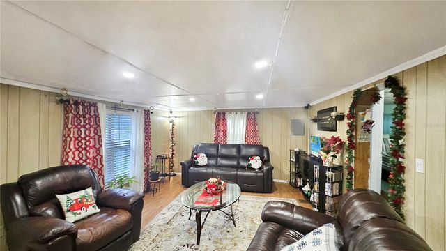 11455 SE HIGHWAY 464C, Ocklawaha, FL 32179