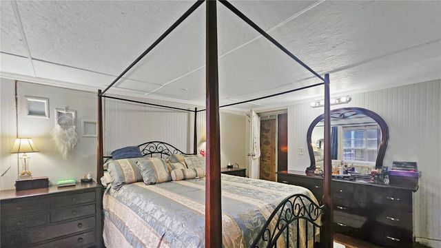 11455 SE HIGHWAY 464C, Ocklawaha, FL 32179