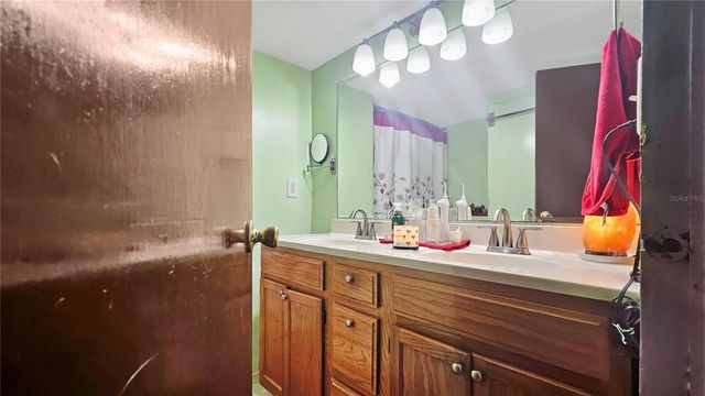 11455 SE HIGHWAY 464C, Ocklawaha, FL 32179