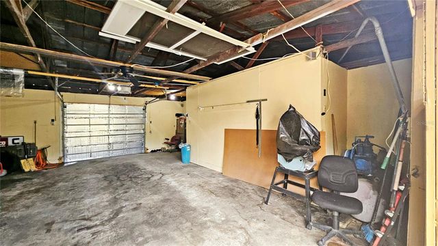 11455 SE HIGHWAY 464C, Ocklawaha, FL 32179