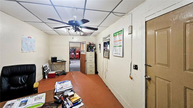 11455 SE HIGHWAY 464C, Ocklawaha, FL 32179