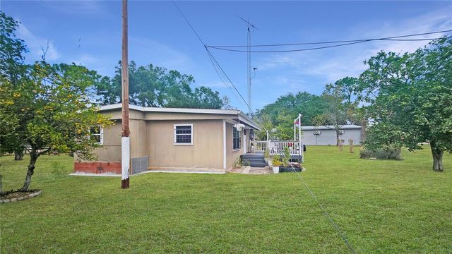 11455 SE HIGHWAY 464C, Ocklawaha, FL 32179