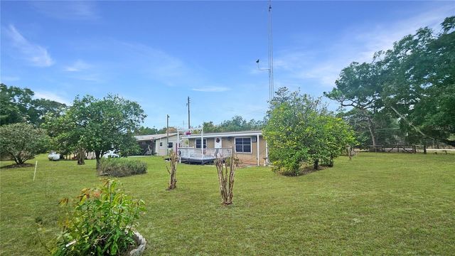 11455 SE HIGHWAY 464C, Ocklawaha, FL 32179