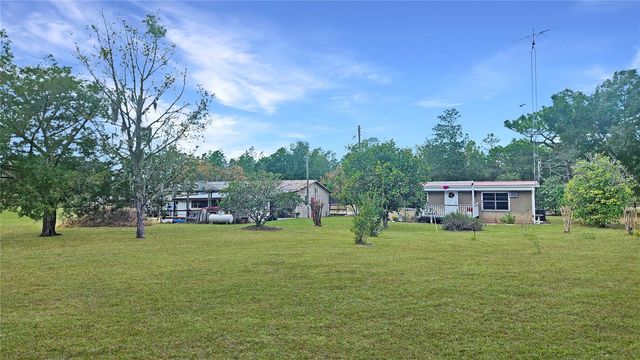 11455 SE HIGHWAY 464C, Ocklawaha, FL 32179