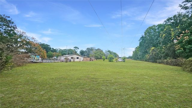 11455 SE HIGHWAY 464C, Ocklawaha, FL 32179