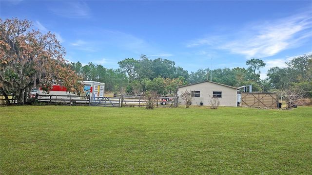 11455 SE HIGHWAY 464C, Ocklawaha, FL 32179