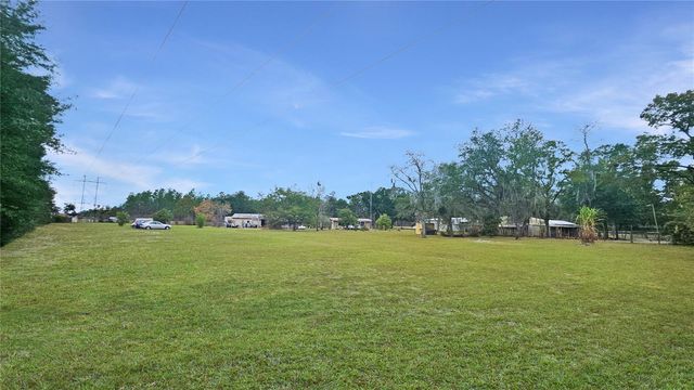 11455 SE HIGHWAY 464C, Ocklawaha, FL 32179