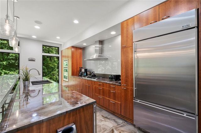 643 Larchmont Circle NW, Atlanta, GA 30318