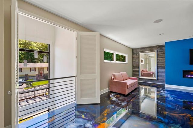 643 Larchmont Circle NW, Atlanta, GA 30318