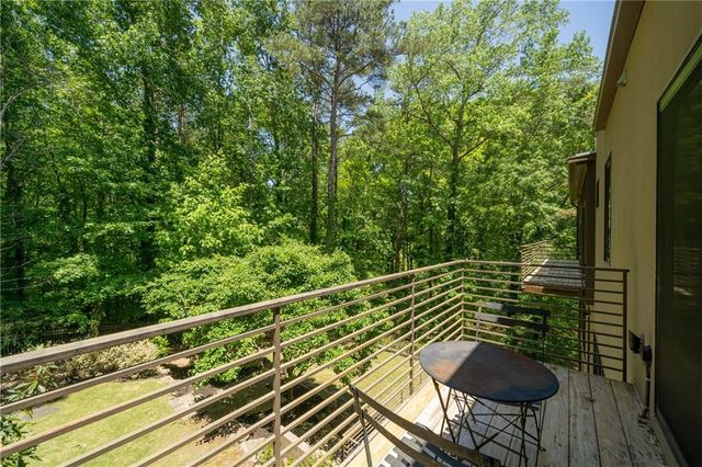 643 Larchmont Circle NW, Atlanta, GA 30318
