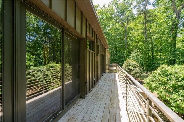 643 Larchmont Circle NW, Atlanta, GA 30318