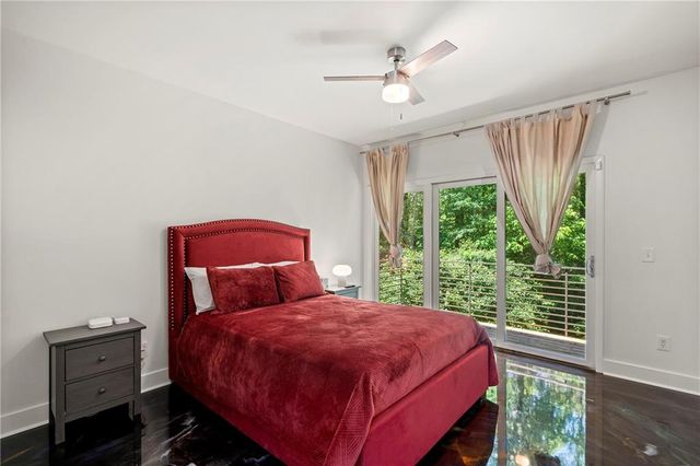 643 Larchmont Circle NW, Atlanta, GA 30318