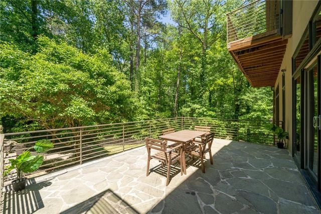 643 Larchmont Circle NW, Atlanta, GA 30318