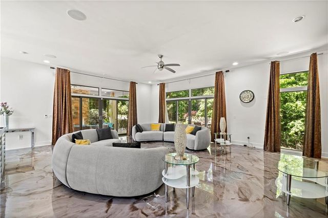 643 Larchmont Circle NW, Atlanta, GA 30318