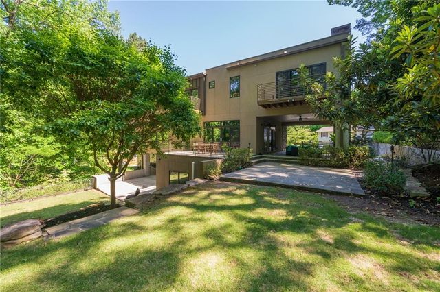 643 Larchmont Circle NW, Atlanta, GA 30318