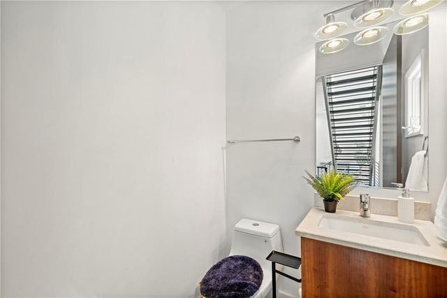 643 Larchmont Circle NW, Atlanta, GA 30318
