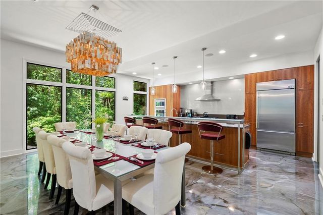 643 Larchmont Circle NW, Atlanta, GA 30318