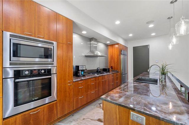 643 Larchmont Circle NW, Atlanta, GA 30318